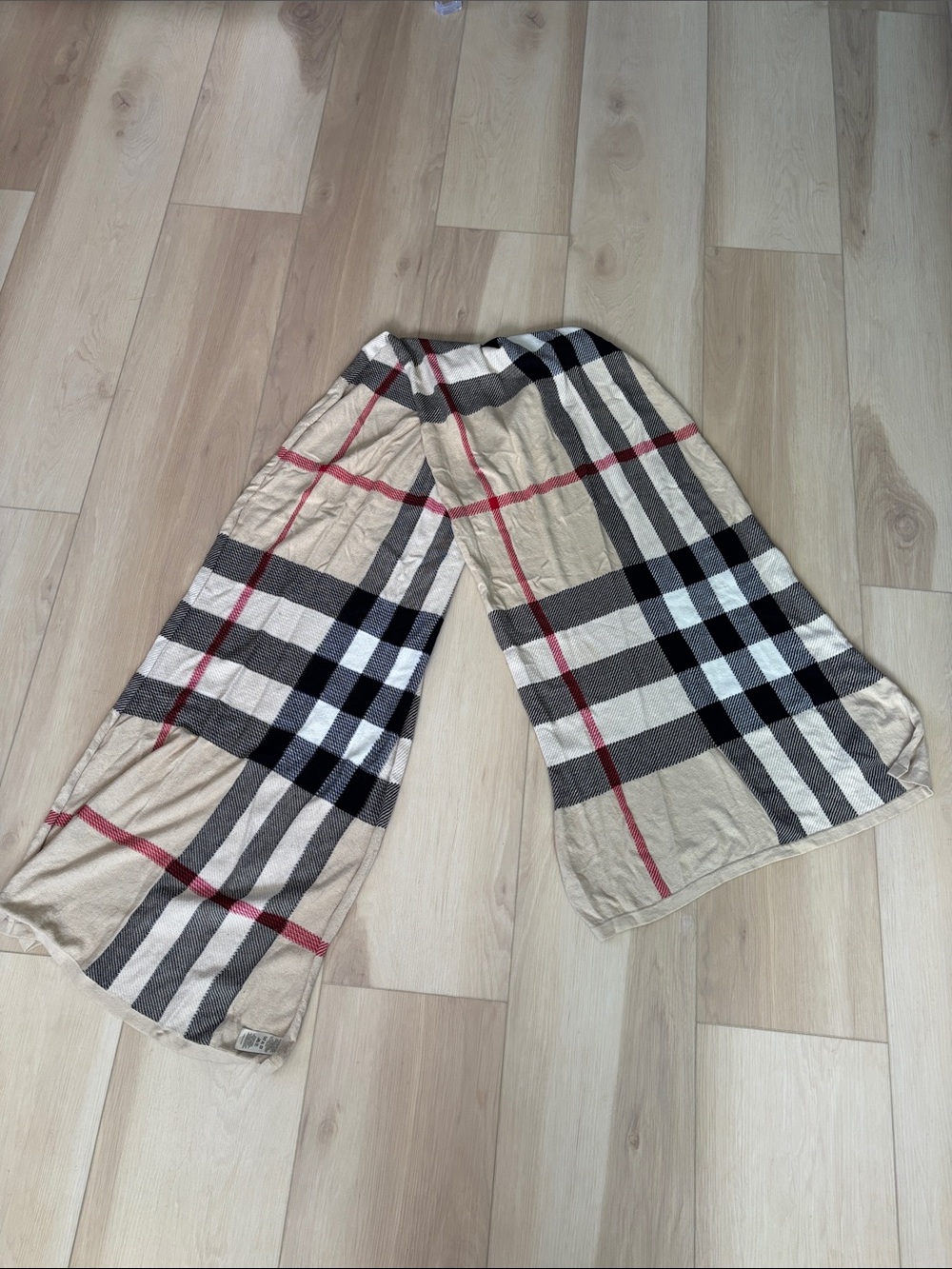 Chunky Knit Burberry Scarf - Picture 2 of 7